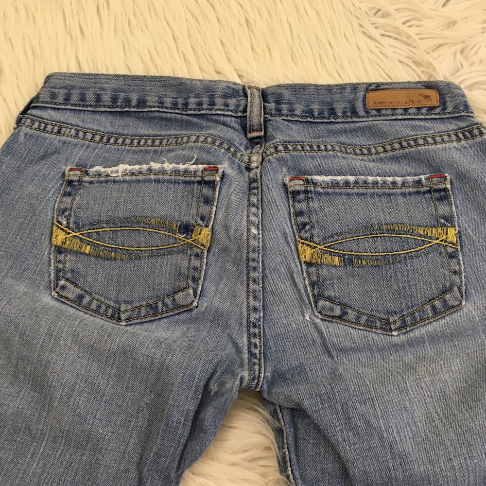 👖SOLD👖Abercrombie Fitch Distressed Boot Cut Jean - Picture 6 of 7